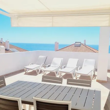 Oura Paradise Apartmán *